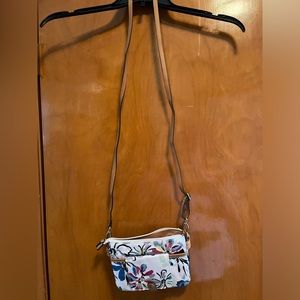 Rosetti cross body purse. $20